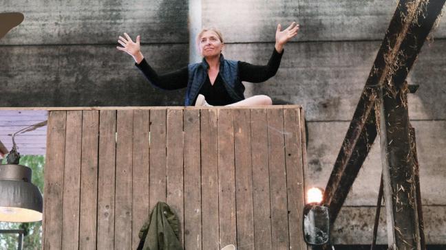 Voorstelling ‘Boeren’ doet nog een laatste tour langs Vlaamse landbouwbedrijven.