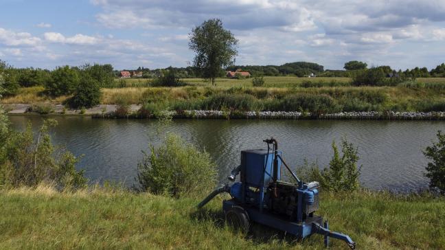 West-Vlaams gouverneur Carl Decaluwé voert een tijdelijk onttrekkingsverbod in voor de stroomgebieden van de Rivierbeek en de Blankaart.