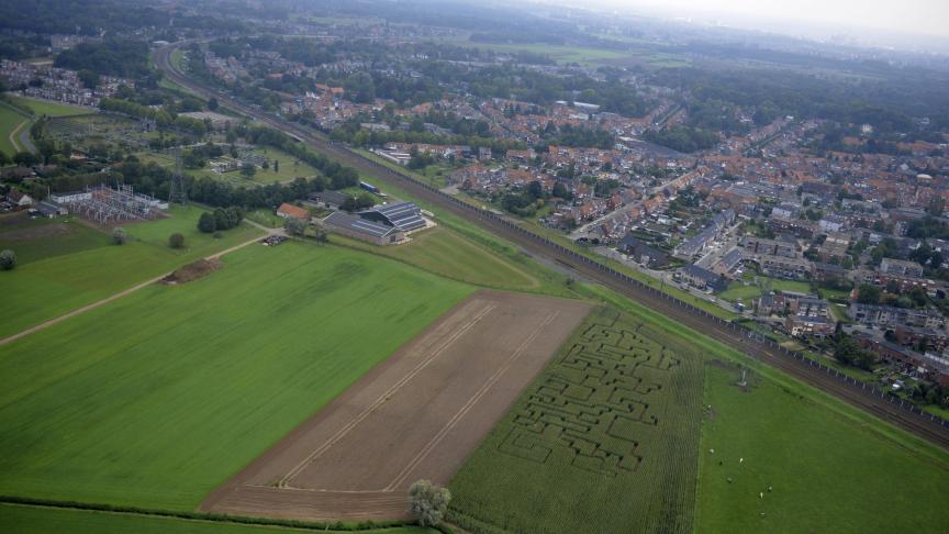 Landbouwbedrijf van familie Van Look gelegen vlakbij de spoorlijn en de dorpskern. ©Provincie Antwerpen