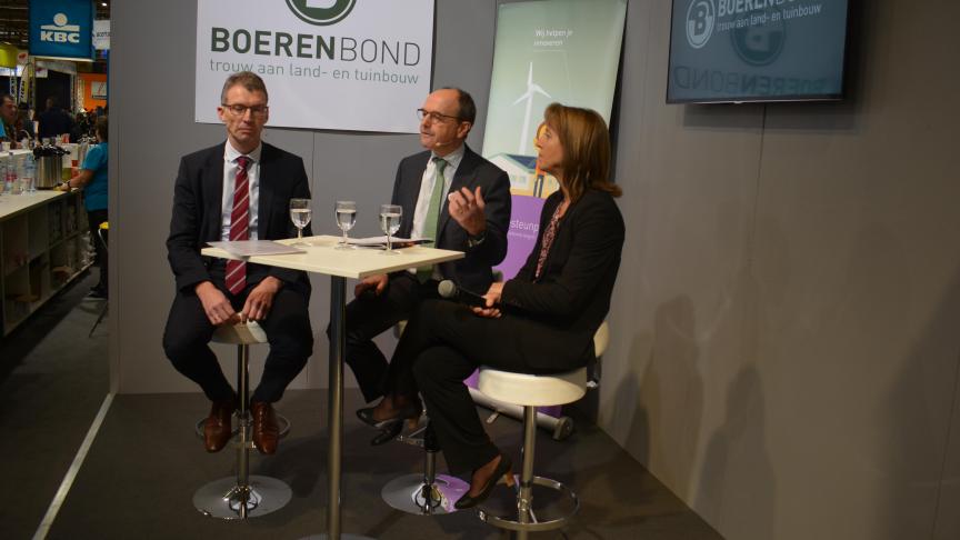 Relaes (ILVO, links), Vanderstichele (Fevia) en De Becker (Boerenbond, rechts) waren het eens: innovatie is anno 2019 voor elke ondernemer maar ook voor de keten als geheel van het grootste belang.