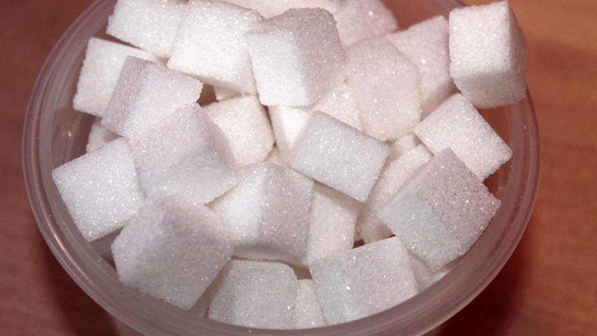 Südzucker kondigde aan dat het als gevolg van de historisch lage suikerprijzen in de Europese Unie 700.000 ton per jaar minder wil produceren.