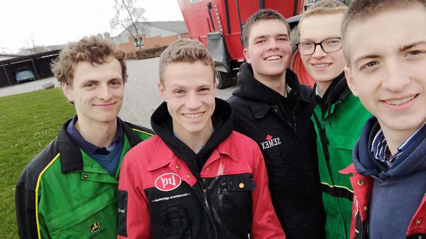 Vijf leerlingen van het 7
e
TSO Melkvee volgden een melkveecursus in melkveeland bij uitstek Denemarken.