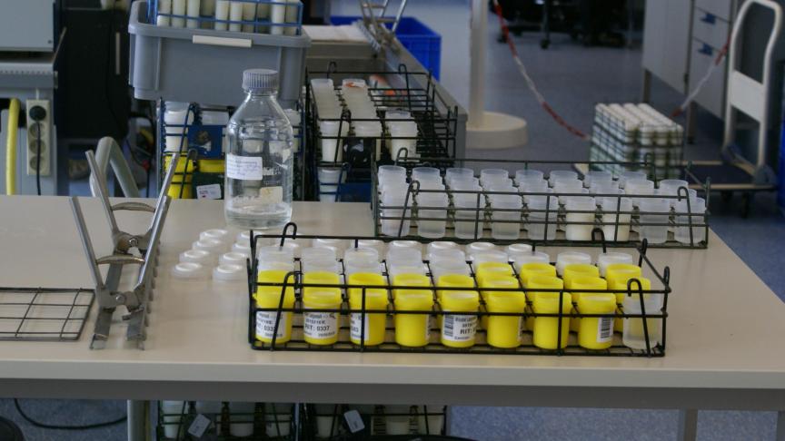 Melkcontrolecentrum-Vlaanderen in Lier doet in Vlaanderen de analyses van rauwe melk. Hun werk wordt positief geëvalueerd door de wetenschappelijke begeleiding.