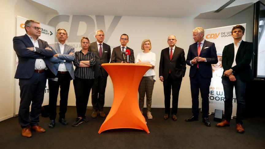 CD&V boet flink aan invloed in. Op de foto Vlaams landbouwminister Koen Van den Heuvel maar ook ex-landbouwministers Joke Schauvliege en Kris Peeters.