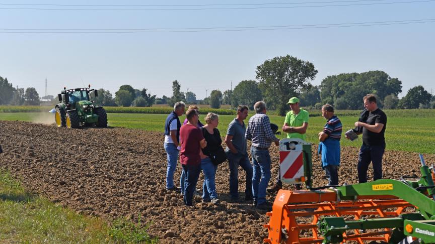 Op vijf demonstratie-eilanden konden men in totaal meer dan 20 demo’s volgen. De thema’s bodem, bemesting en gewasbescherming stonden centraal tijdens ‘Inagro te velde’.