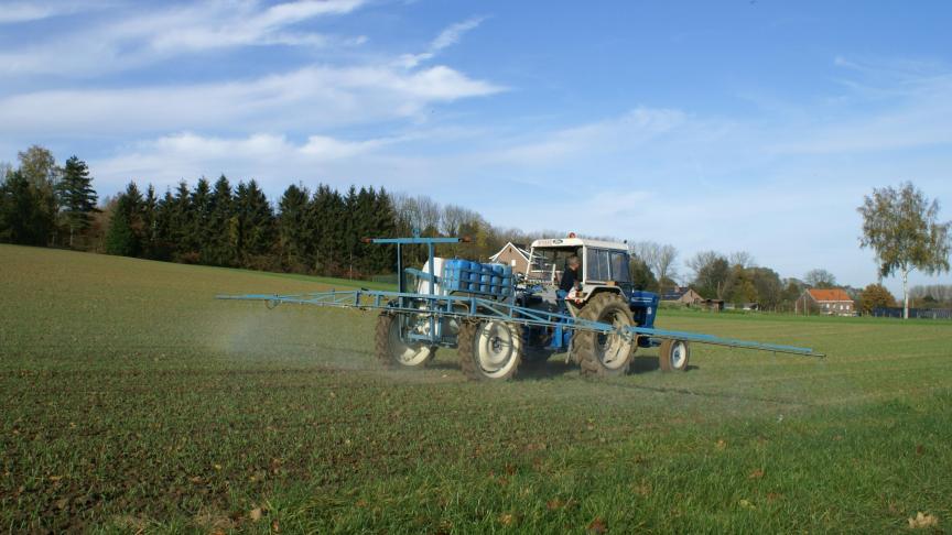VELT en Vogelbescherming Vlaanderen lieten 95 nesten uit tuinen testen op de aanwezigheid van pesticiden.