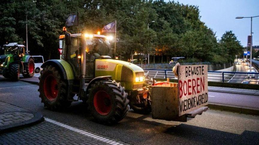 Farmers Defence Force laat in een verklaring van voorzitter Mark van den Oever weten op 18 december hoe dan ook actie te gaan voeren, samen met de bouwers.