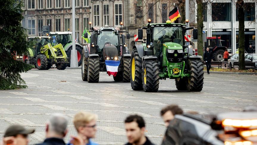 Aan de Nederlandse boerenprotesten deden duizenden boeren mee. Een deel reed naar het centrum van het politieke debat, het Binnenhof in Den Haag.