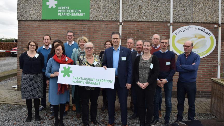 De leden en medewerkers van het Praktijkpunt Landbouw Vlaams-Brabant presenteerden afgelopen dinsdagnamiddag de nieuwe structuur van het praktijkcentrum.