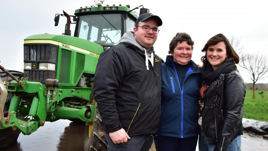 Pieter, Regina en Mieke: een gemotiveerd trio dat het gemengd landbouwbedrijf (met hoevetoerisme) draaiende houdt.