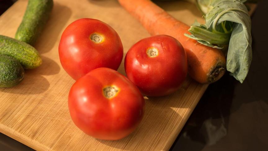 Met een thuisverbruik van gemiddeld 5,5 kg per Belg bleef tomaat in 2019 de nummer één in de groentekorf.