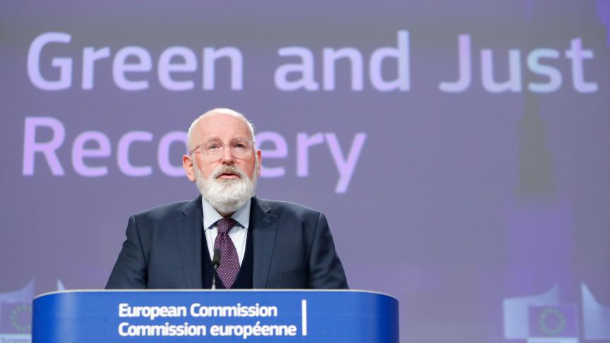 Eurocommissaris Frans Timmermans denkt dat de Commissie handelsverdragen anders vorm moet geven.