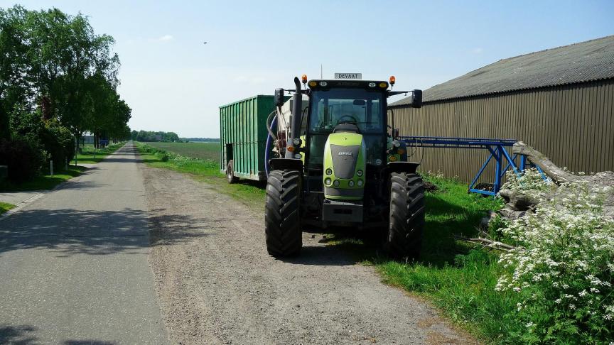 Weer gingen verschillende landbouwers met tractor op pad om te protesteren, ditmaal in Drenthe.