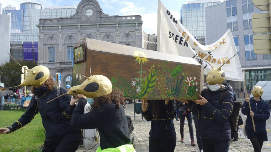 Extinction Rebellion is een internationale beweging die zich verzet tegen klimaatverandering en het verlies van biodiversiteit.