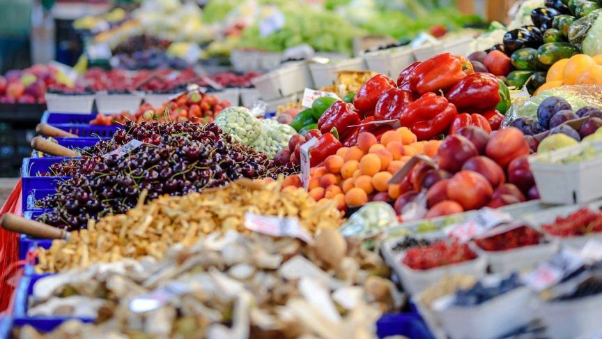 Telers en telersverenigingen voor groenten en fruit die groenten en fruit aan detailhandelaren leveren, sorteren, verpakken en leveren, hebben de opeenvolgende problemen weerstaan ​​en ongedaan gemaakt.