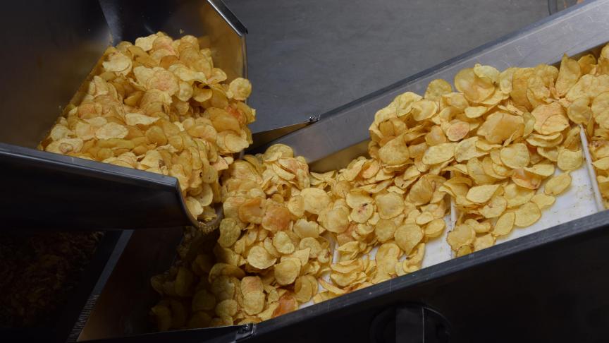 Les chips de Lucien verwerkt 20 ton aardappelen per week om 5 ton chips te produceren. Foto: DJ