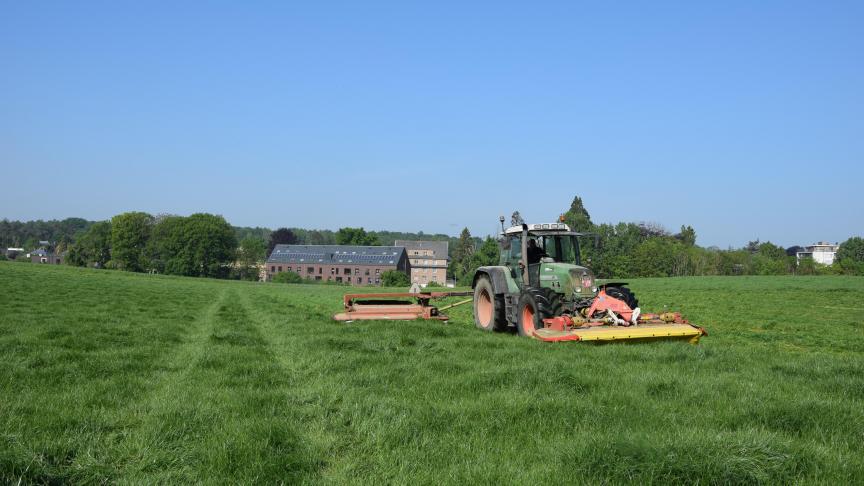 LCV en Inagro ondersteunen landbouwers in hun graslandmanagement en zoeken kengetallen rond de grasgroei.
