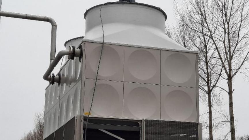 Door aanpassingen aan de koeltoren kan 50 miljoen l water na die koeling worden hergebruikt.