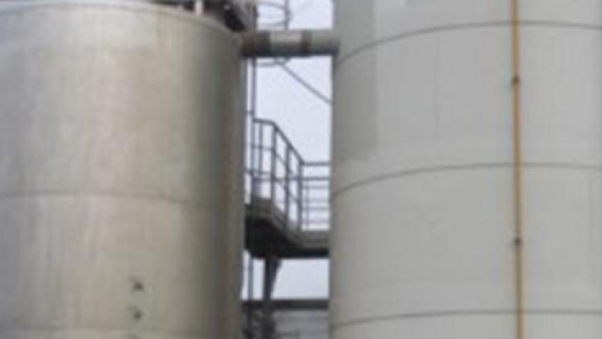 Bij Agristo wordt het effluent van de productie van frieten eerst behandeld in een UASB-reactor. Het effluent wordt verder behandeld in een aërobe biologische zuiveringsfase voor verdere P- en N-reductie. Het fosfaat werd vroeger gereduceerd door toevoeging van FeCl3. Sinds 2006 wordt het totale volume gebypassed via de NuReSys-P-installatie, waar de PO4-P-concentratie wordt teruggebracht van 120 ppm tot gemiddeld 20 ppm. De installatie werd achteraf ingebouwd in een bestaande UASB-reactor.