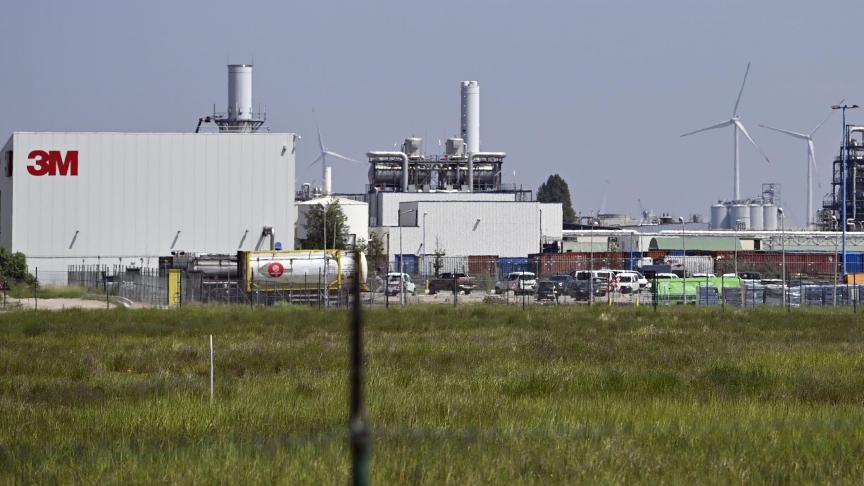 De PFOS-problematiek treft vroeg of laat ook de professionele land- en tuinbouwers die in de buurt van de 3M-site actief zijn, klinkt het bij de gemeente Zwijndrecht.