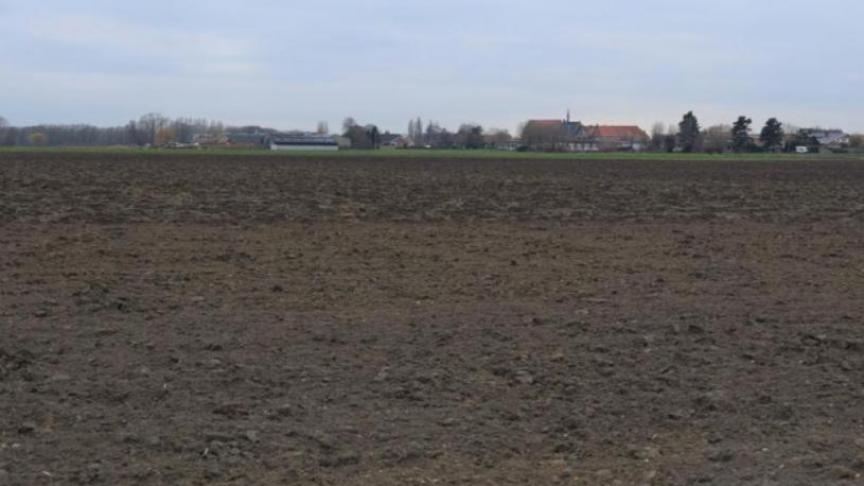 Het hof van beroep in Gent heeft nog geen oordeel geveld omtrent de verkoop van 72 percelen landbouwgrond.