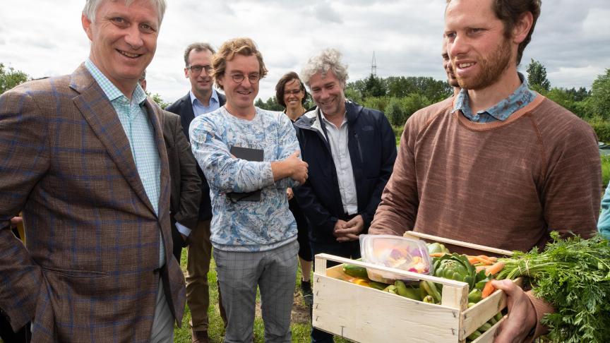 Koning Filip bezocht een landbouwtestsite in Anderlecht.