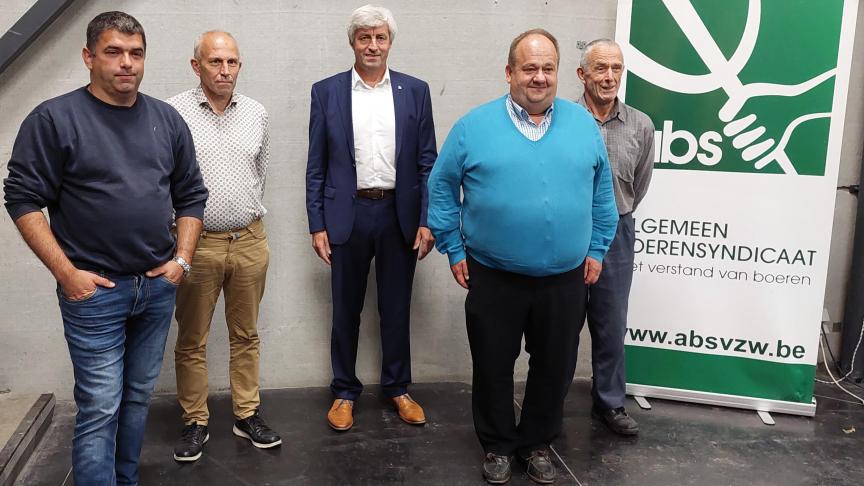ABS-bestuur met Hendrik Vandamme (midden), Paul Cerpentier, Franky Vanroose, Erwin De Meulemeester en Koen De Busschop.
