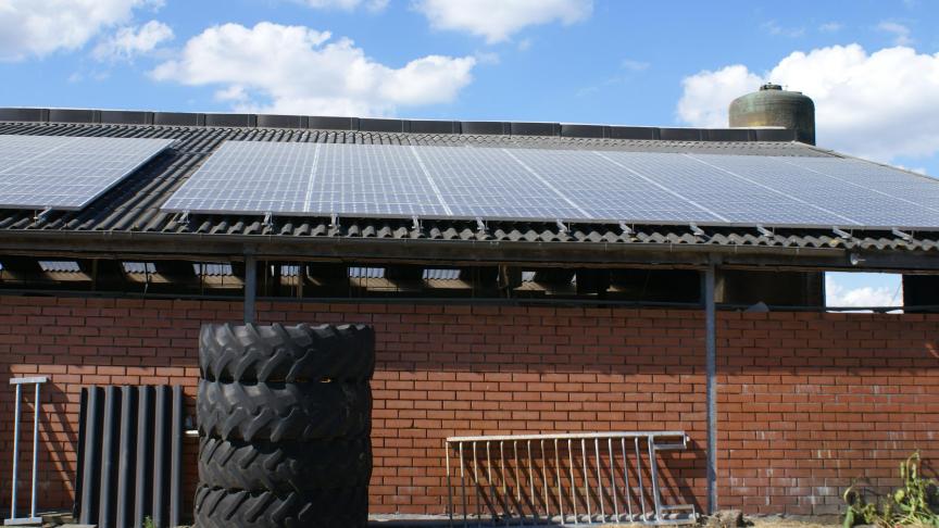 De retroactieve investeringspremie voor zonnepanelen vraagt men afzonderlijk van de retroactieve investeringspremie voor de warmtepomp aan via de website van Fluvius.