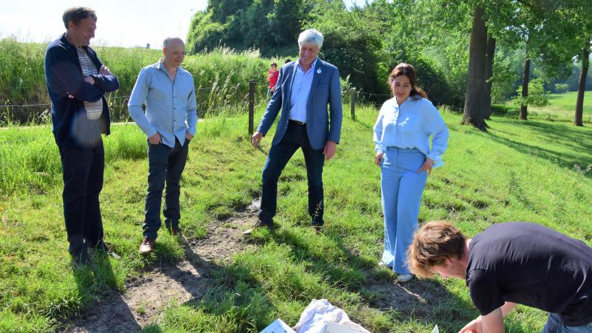 Vlaams minister Zuhal Demir werkt aan een geïntegreerd beleid rond platteland. Eén van de projecten die worden ondersteund, is ‘Boer zoekt natuur, natuur zoekt boer’ van ABS en Natuurpunt.