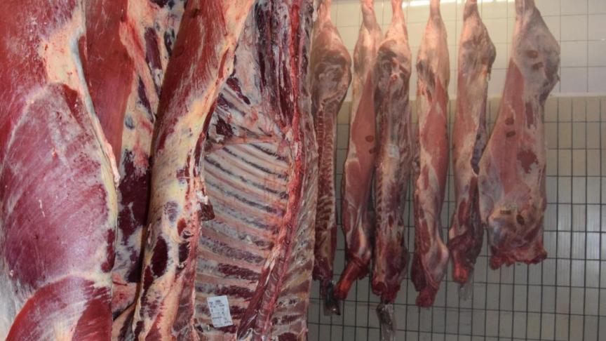 Door een acuut tekort aan kooldioxide, ligt de productie van vleesproducten onder druk in het Verenigd Koninkrijk.