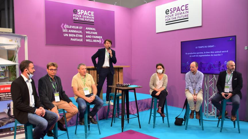 Space biedt ook een ruim forum aan interessante debatten en conferenties.