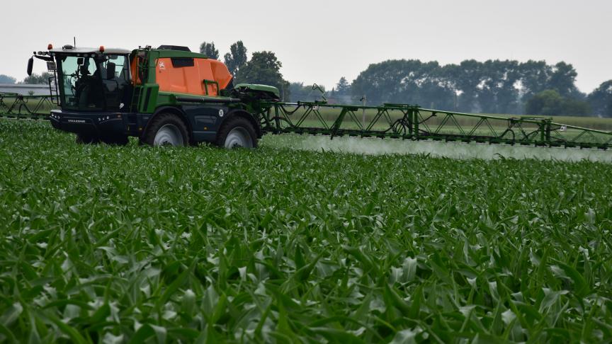 Voor de inzet van een drone voor precisiebespuiting is de bijdrage van loonwerkers cruciaal.