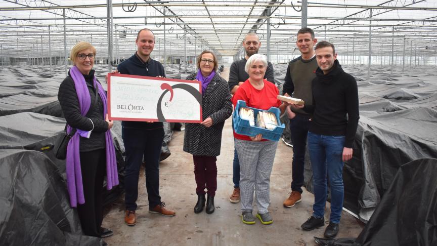 BelOrta overhandigt de cheque van 1.500 euro aan vzw Gynca’s.