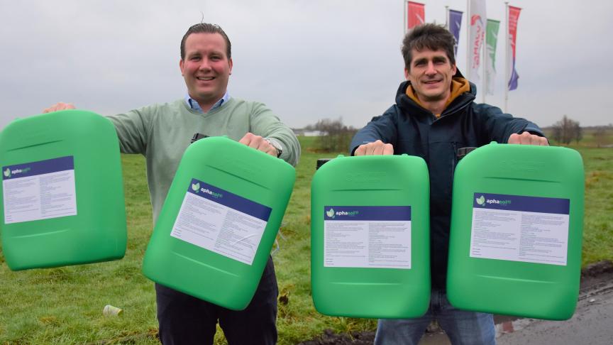 Olvier Dhondt en Matthijs De Deygere van de Damaco-groep:  Onze gewasstimulant Aphasol is getest op proefvelden in eigen land voor teelten die hier gangbaar zijn. Dat is het grote voordeel ten opzichte van buitenlandse producten.