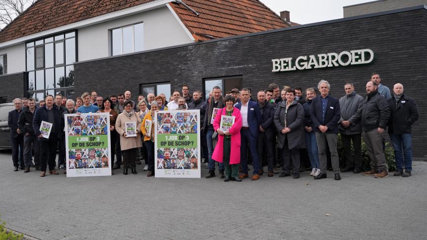 Met als slogan ‘1 job op 3 op de schop’, wil de agrovoedingsketen de gevolgen van het stikstofakkoord voor de werkgelegenheid duidelijk maken.