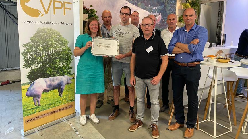 V.l.n.r. Tinne Rombouts (Vlaams volksvertegenwoordigster en raadslid stad Hoogstraten), Neel Gorssen (Piétrain-fokker en ondervoorzitter VPF), Jan Gorssen (Piétrain-fokker VPF), Peter Van de Vannet (commercieel adviseur VPF), Marc Lauwerysen (secretaris VPF), Luc Martens (directeur VPF), Christophe Van Compernolle (Piétrain-fokker VPF en eigenaar-manager KI Blomme) en Eddy Vandycke (voorzitter VPF).