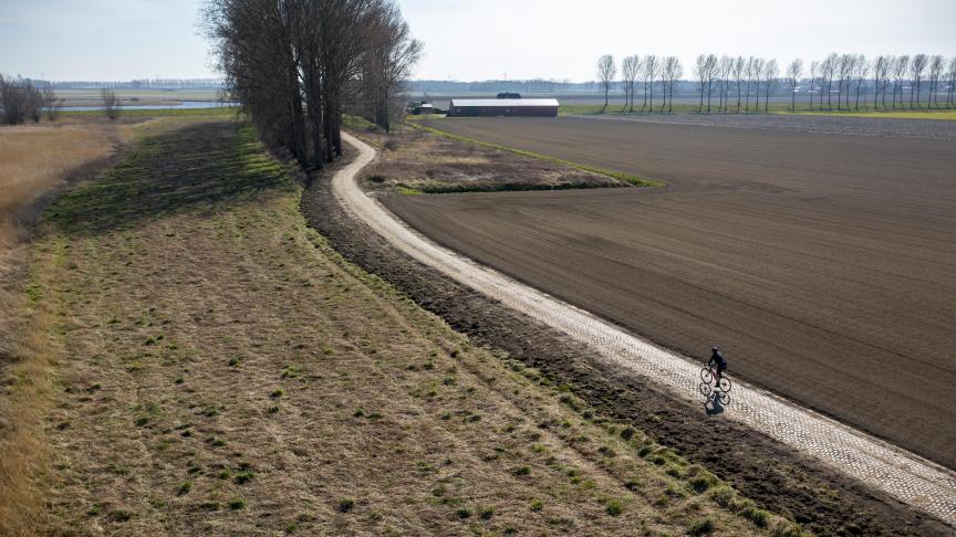 De overeenkomst tussen het OCMW Gent en Bijloke bv tot verkoop van 79 percelen landbouwgrond werd door het hof van beroep te Gent nietig verklaard.