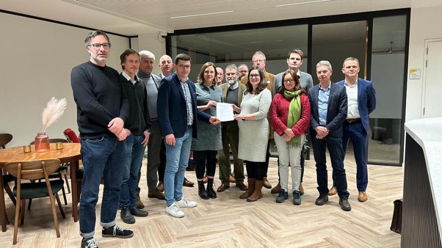 Het princiepsakkoord over MAP7 werd op 7 maart overhandigd aan het kabinet van minister Demir.