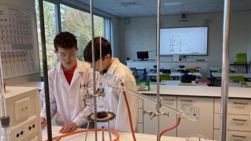 Bij de Broederschool Biotechnische & Sport te Sint-Niklaas werd onlangs een nieuw labo in gebruik genomen.