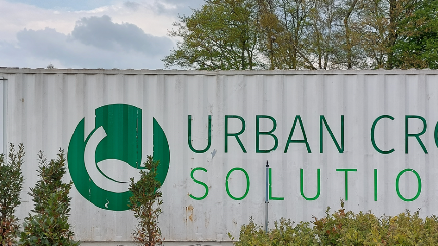 Het PTI Kortrijk is een innovatieve samenwerking aangegaan met Urban Crop Solutions, om studenten op te leiden tot toekomstige operatoren voor ‘indoor farms’.