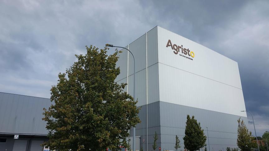 Agristo werd opgericht in 1986 en stelt zowat 1.200 mensen tewerk in België en Nederland.