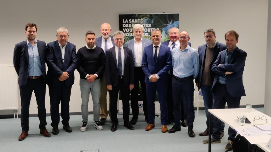 Het FAVV en de belanghebbende sectororganisaties (Belplant, Phybelco, Phytosystem, Phytodis, boerenbond, ABS, VBT en FWA) waren aanwezig om het Memorandum te ondertekenen.