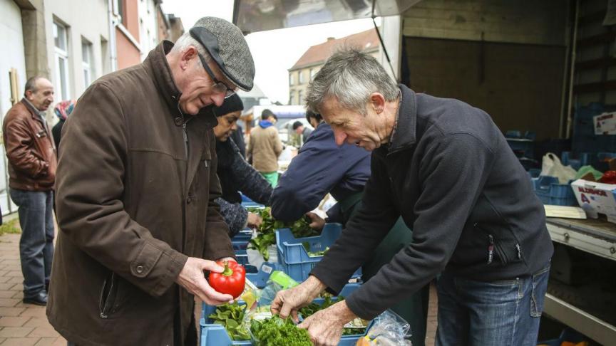 Lokale voedselregisseurs, of de organisatie waar de lokale voedselregisseur aan verbonden is, kunnen een project indienen bij de Vlaamse Landmaatschappij.