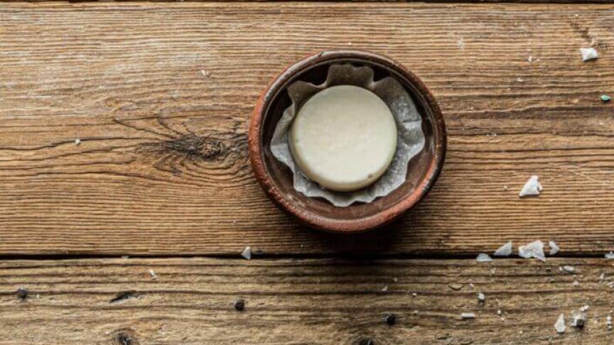 De eerste kilo's van de vegan kaas van Those Vegan Cowboys liggen te rijpen