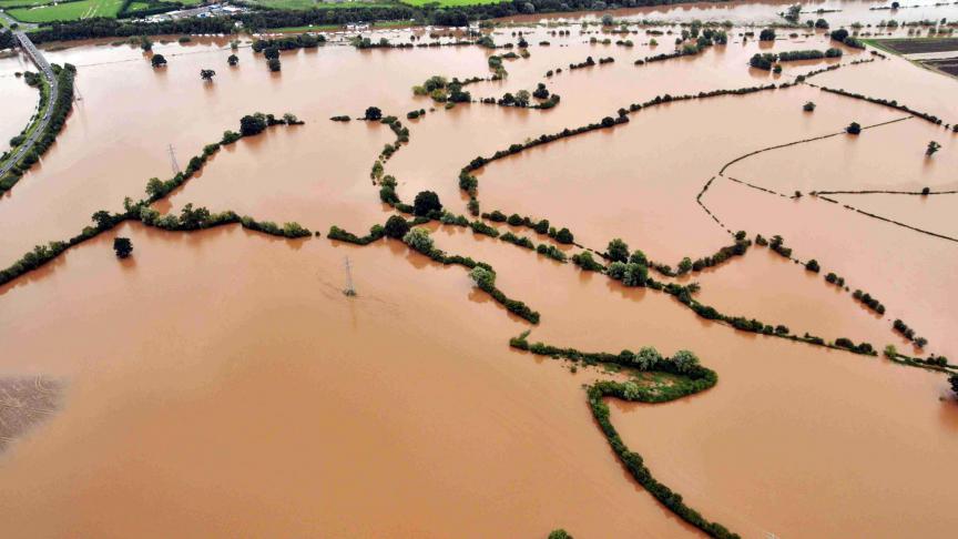 In Engeland staan grote vlaktes onder water.