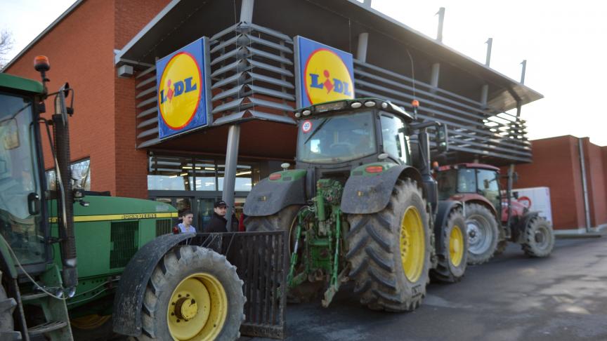 Blokkade van het distrutiecentrum van Lidl in Marche-En-Famenne, gefotografeerd op donderdag 1 februari.