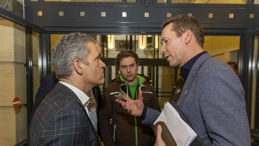 Boerenbondvoorzitter Lode Ceyssens en Vlaams minister van Landbouw Jo Brouns (cd&v) na een overleg tussen landbouworganisaties en de federale, Waalse en Vlaamse ministers van Landbouw op vrijdag 2 februari.