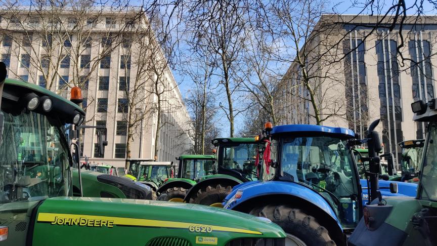 De Europese landbouwersorganisatie Via Campesina en de Waalse landbouworganisatie Fugea zullen op dinsdag 26 maart in Brusselprotesteren.