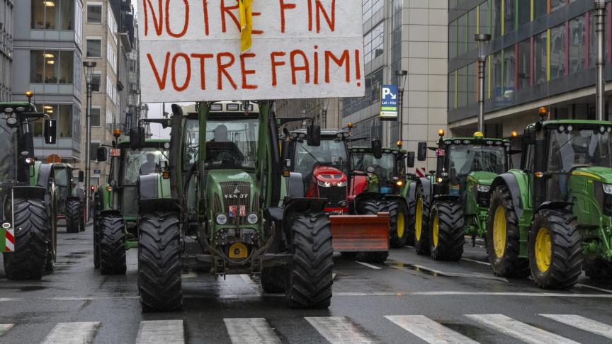 Het Brusselse parket heeft vooronderzoeken geopend tegen 3 personen die tijdens de grote boerenbetoging van 26 februari over de schreef zouden zijn gegaan.