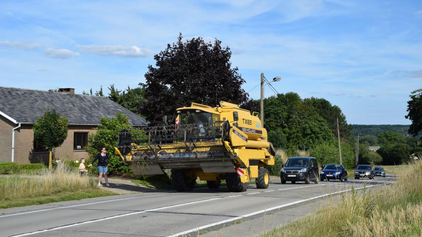 Mobiele machines zoals maaidorsers moeten zich soms op de openbare weg wagen en horen dan ook te voldoen aan een set veiligheidsnormen.